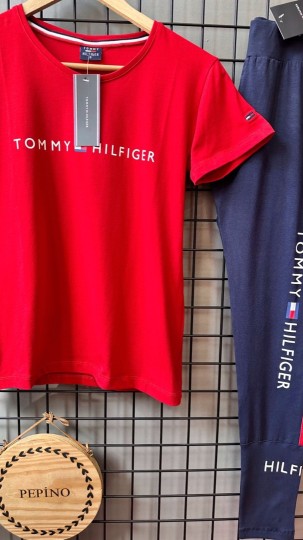 Kırmızı T-Shirt & Lacivert Tayt Takım