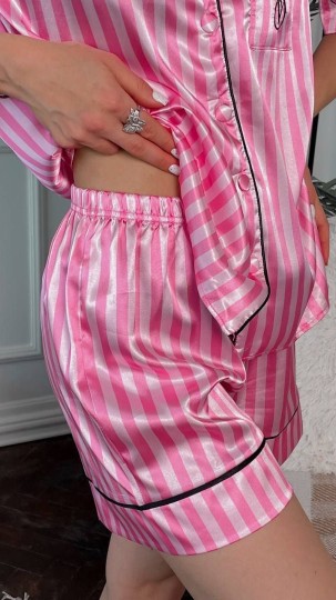 Pembe Çizgili Şortlu İpek Saten Takım