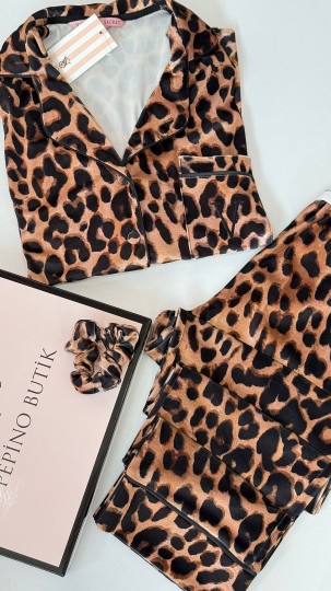 Leopar Desen Kadife Pijama Takımı