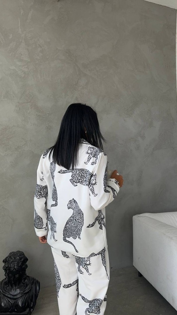 Beyaz Leopar Desenli Pamuklu Kadın Pijama Takımı