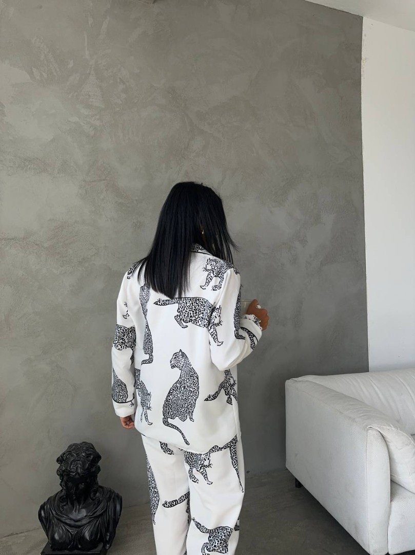 Beyaz Leopar Desenli Pamuklu Kadın Pijama Takımı