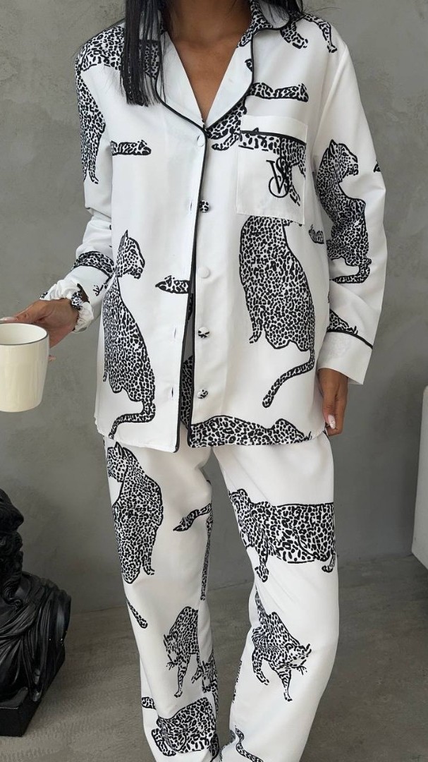 Beyaz Leopar Desenli Pamuklu Kadın Pijama Takımı