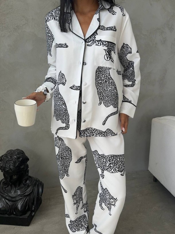 Beyaz Leopar Desenli Pamuklu Kadın Pijama Takımı