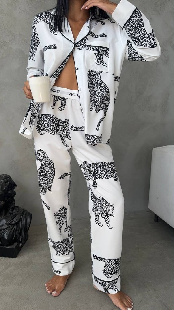 Beyaz Leopar Desenli Pamuklu Kadın Pijama Takımı