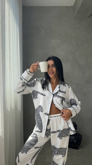  Beyaz Leopar Desenli Pamuklu Kadın Pijama Takımı 