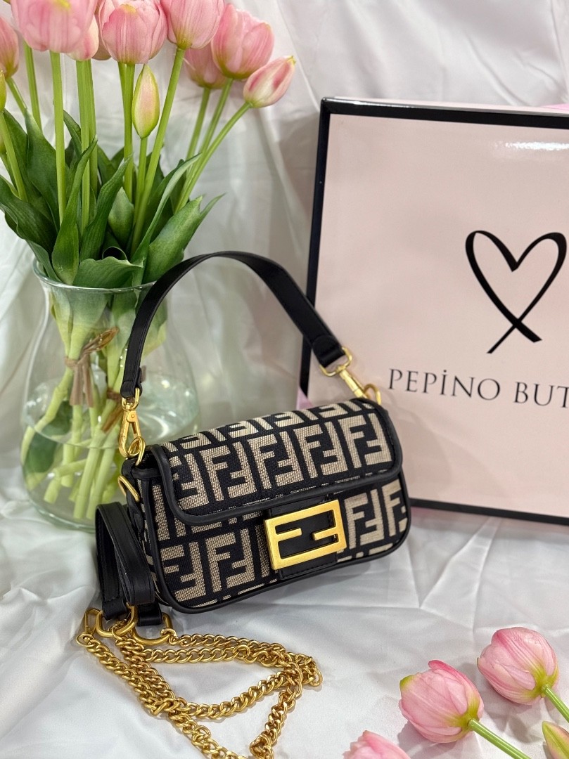 Fendi Siyah Gold Zincirli Omuz Kol Çanta