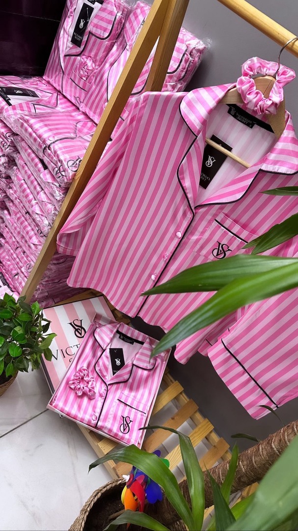 Pembe Çizgili İpek Saten Pijama Takımı