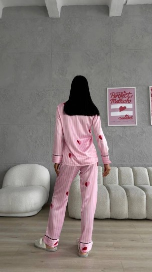 Gömlek Yaka Pembe Çizgili İpek Saten Pijama Takımı