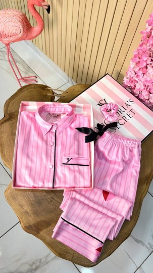 Gömlek Yaka Pembe Çizgili İpek Saten Pijama Takımı