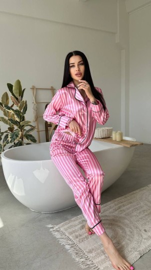 Pembe Çizgili İpek Saten Pijama Takımı
