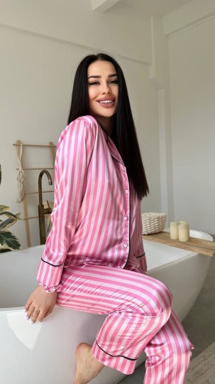 Pembe Çizgili İpek Saten Pijama Takımı