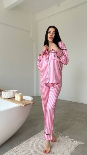 Pembe Çizgili İpek Saten Pijama Takımı