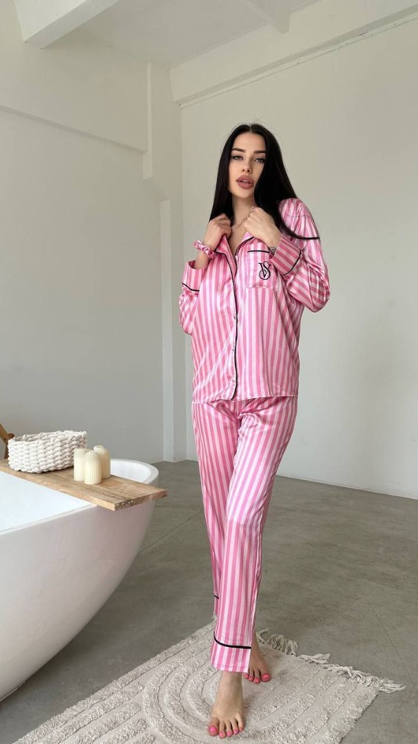 Pembe Çizgili İpek Saten Pijama Takımı