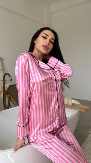 Pembe Çizgili İpek Saten Pijama Takımı