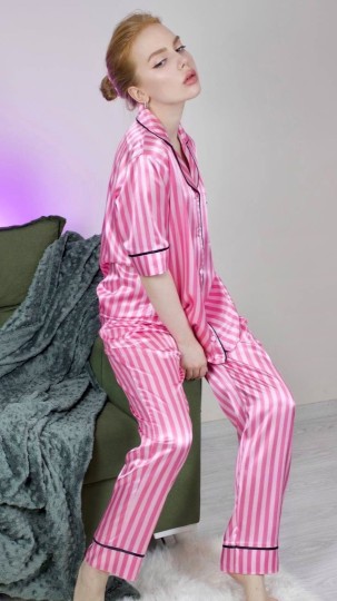Efsane Pembe Çizgili İpek Saten Kısa Kol Pijama Takımı