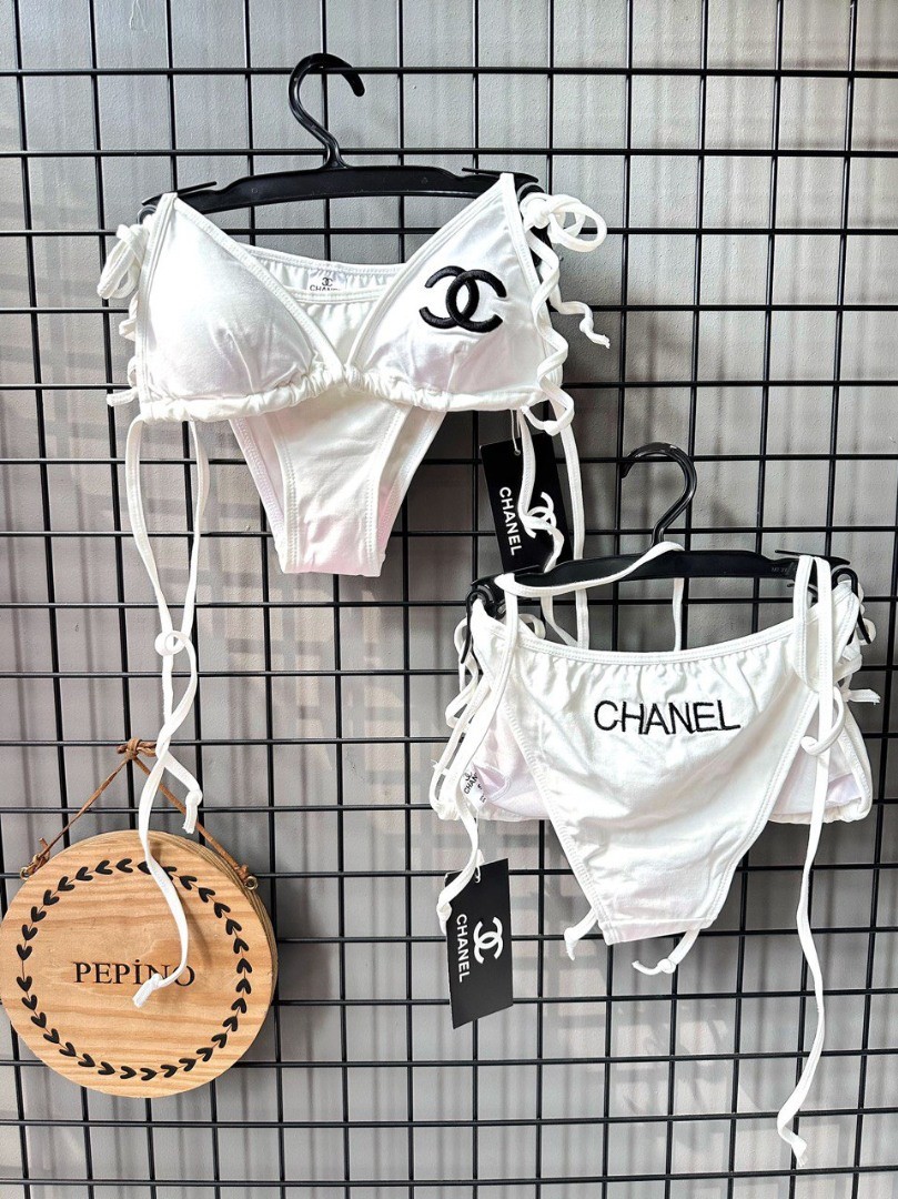 Beyaz Nakışlı Bikini Takım