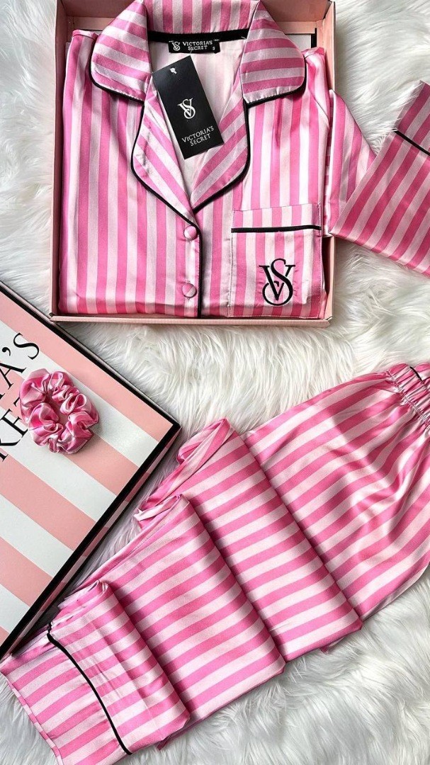 Pembe Çizgili İpek Saten Pijama Takımı