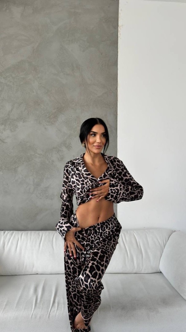 Armani Leopar Desenli Saten Pijama Takımı