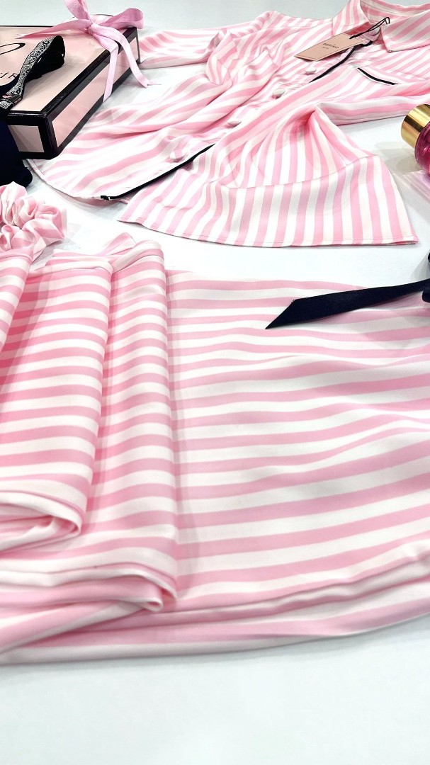 Açık Pembe Çizgili Gömlek Yaka Pijama Takımı&Siyah Taşlı Sütyen Takımı&Sprey