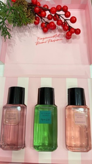 Vs 3lü Parfüm Set (POMEGRANATE&LOTUS, AQUA KİSS, BOMBSHELL)