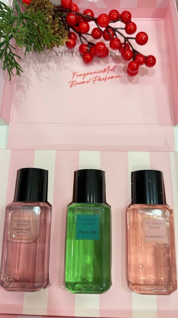Vs 3lü Parfüm Set (POMEGRANATE&LOTUS, AQUA KİSS, BOMBSHELL)