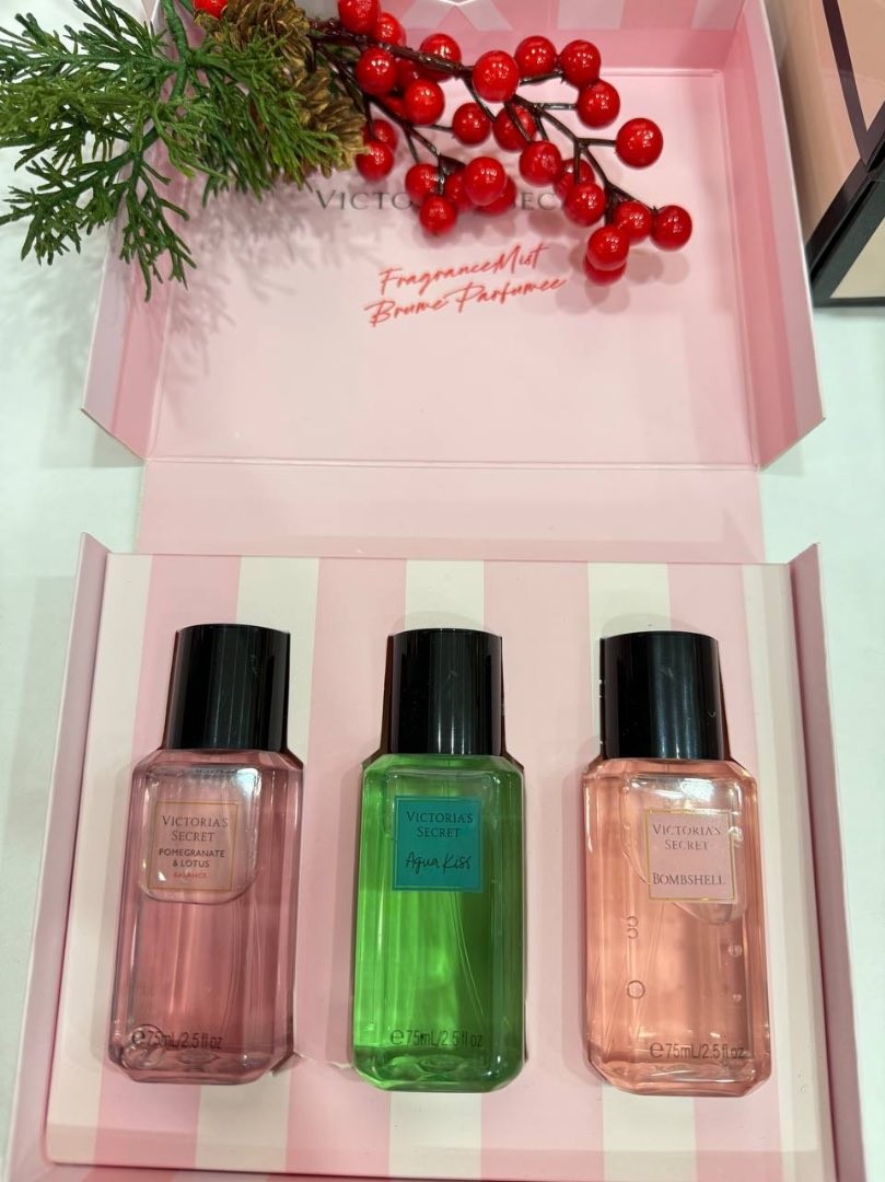 Vs 3lü Parfüm Set (POMEGRANATE&LOTUS, AQUA KİSS, BOMBSHELL)