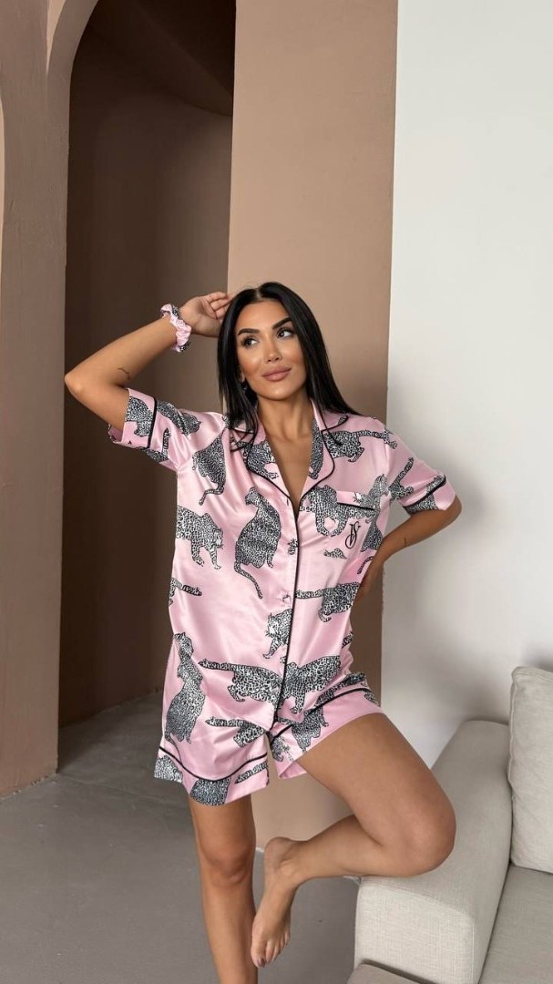 Pembe Kaplan Bel Latik İpek Saten Şort Takım