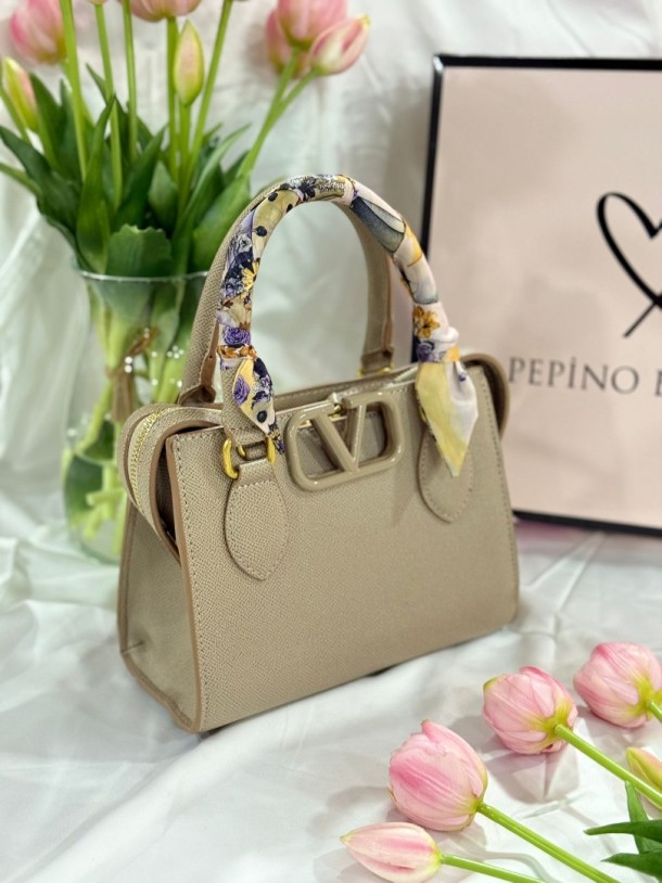 Valentino Bej Fular Deraylı Çanta