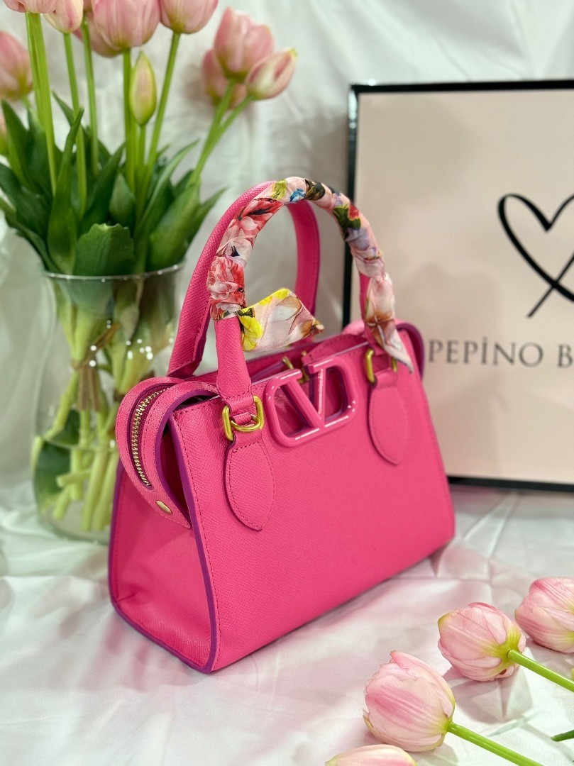 Valentino Pembe Fular Detaylı Çanta