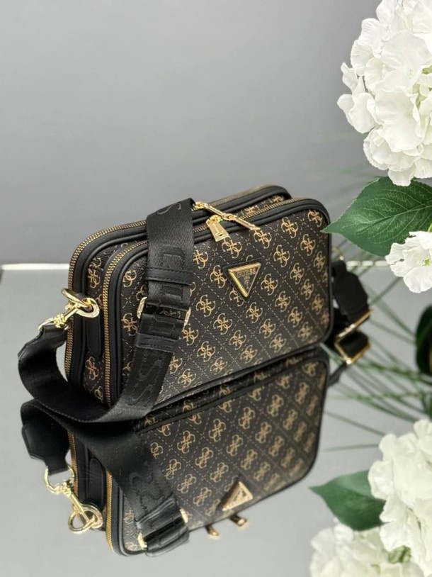 Guess Logolu Çift Bölmeli Çapraz Askılı Kadın Çanta